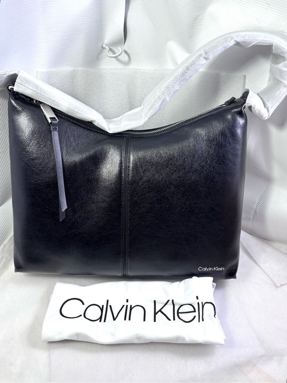 Calvin Klein Women’s Max Top Zip Hobo Sholder Bag. Black/Silver. - Picture 4 of 16